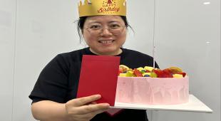 Célébrer ensemble : une tradition d'anniversaire de gratitude et d'esprit d'équipe chez TOPINCHEM